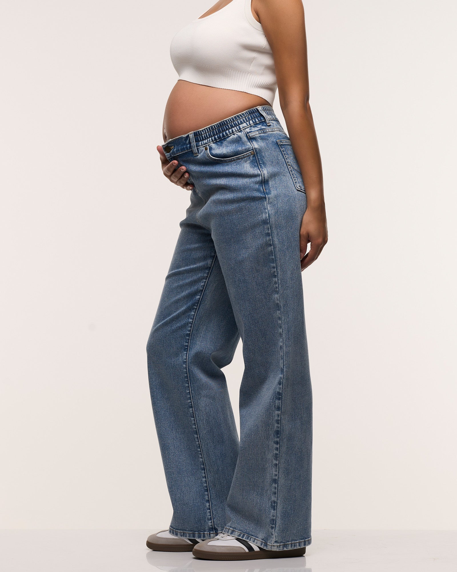 Relaxed Wide Leg Jeans