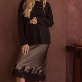 Falda de encaje sedoso