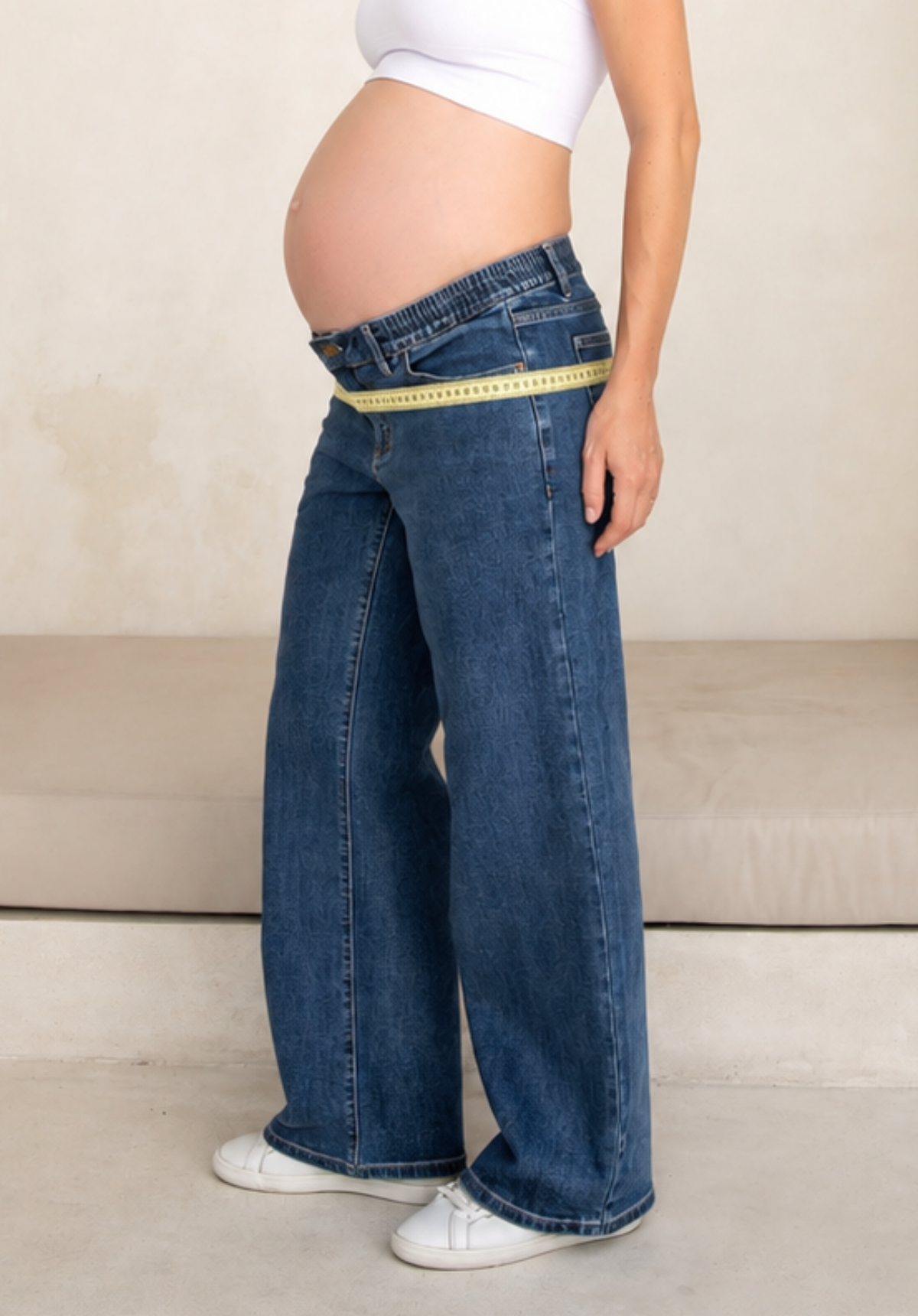 Diagram showing the full hip measurement taken around the fullest part of the hips and bottom